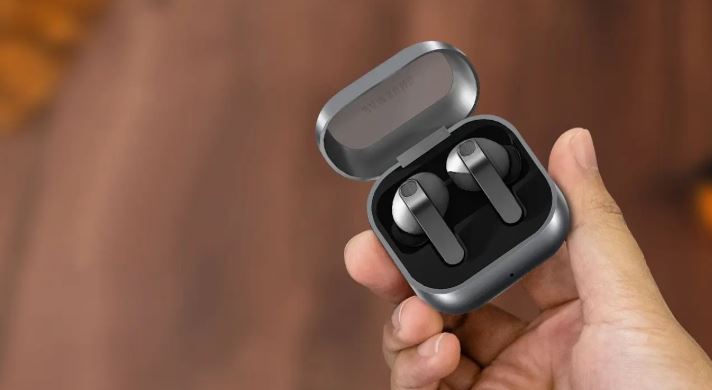 سامسونگ مسیر تازهای را آغاز کرد؛ گلکسی بادز ۴ با ظاهری پریمیوم میآید