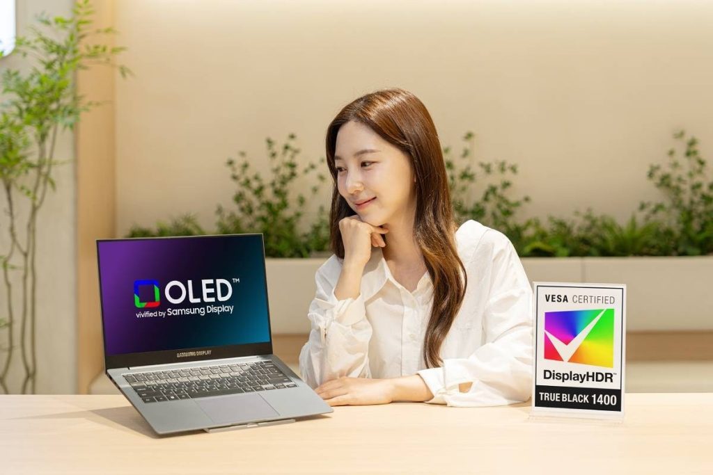 سامسونگ نمایشگر OLED مک&zwnj;بوک&zwnj;های آینده اپل را به&zwnj;صورت انحصاری تأمین می&zwnj;کند