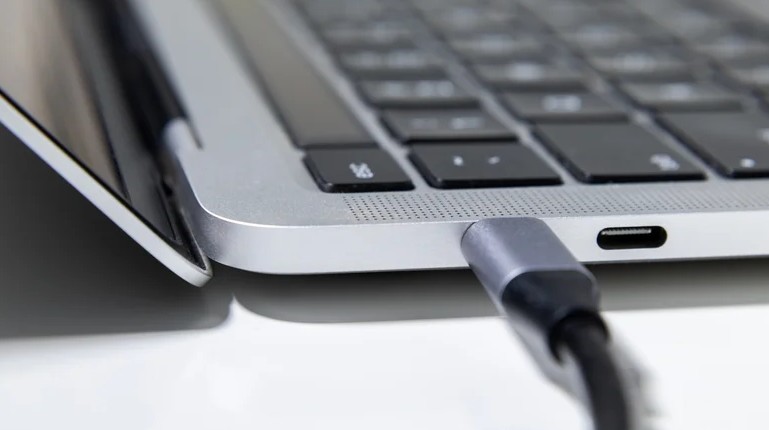 چرا همه پورتهای USB-C برای شارژ لپتاپ مناسب نیستند 1 USB Power Delivery چگونه تکامل پیدا کرد؟