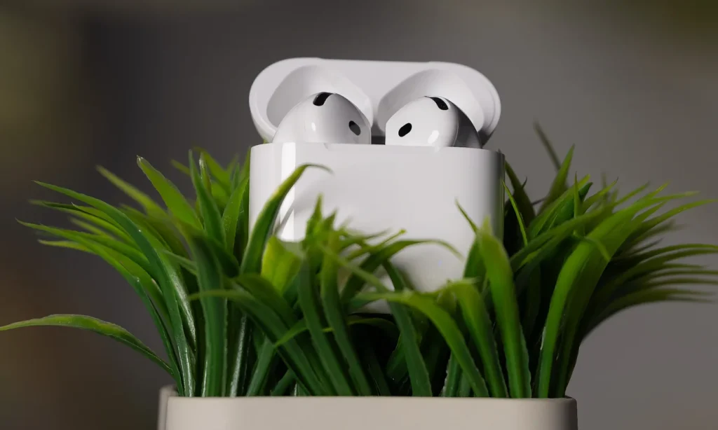نسل جدید AirPods نزدیک است؛ احتمال رونمایی AirPods 5 در کنار آیفونهای جدید