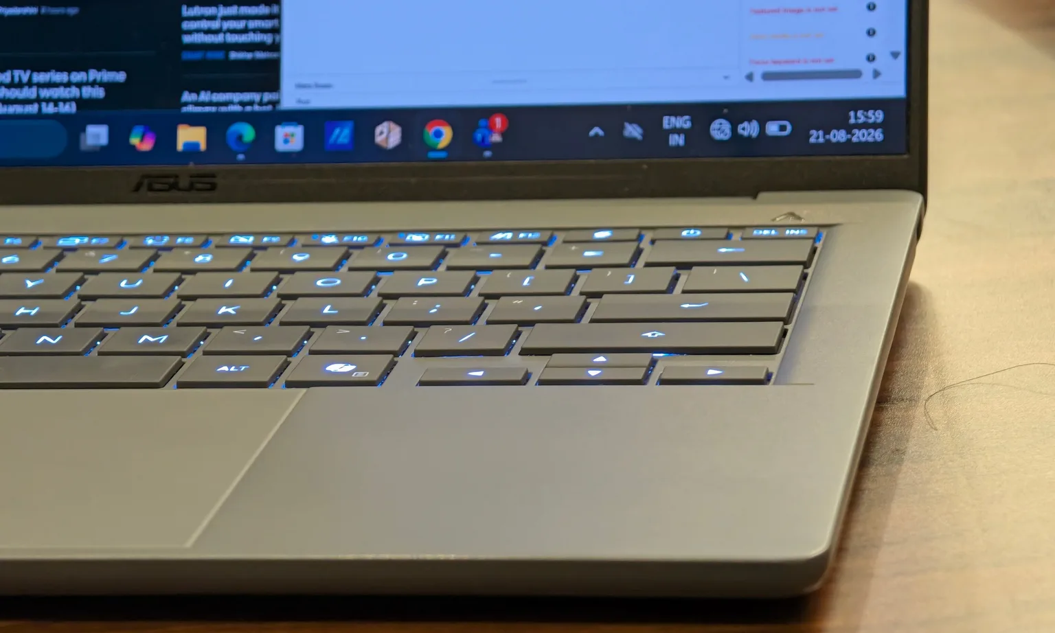 بررسی ASUS Zenbook A14؛ آیا سبکترین رقیب ویندوزی مکبوک ایر از راه رسیده است 4 نقاط قوت و ضعف Zenbook A14