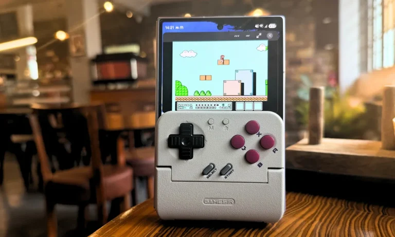 بررسی GameSir Pocket Taco؛ گیم&zwnj;بوی نوستالژیک این&zwnj;بار در جیب شما