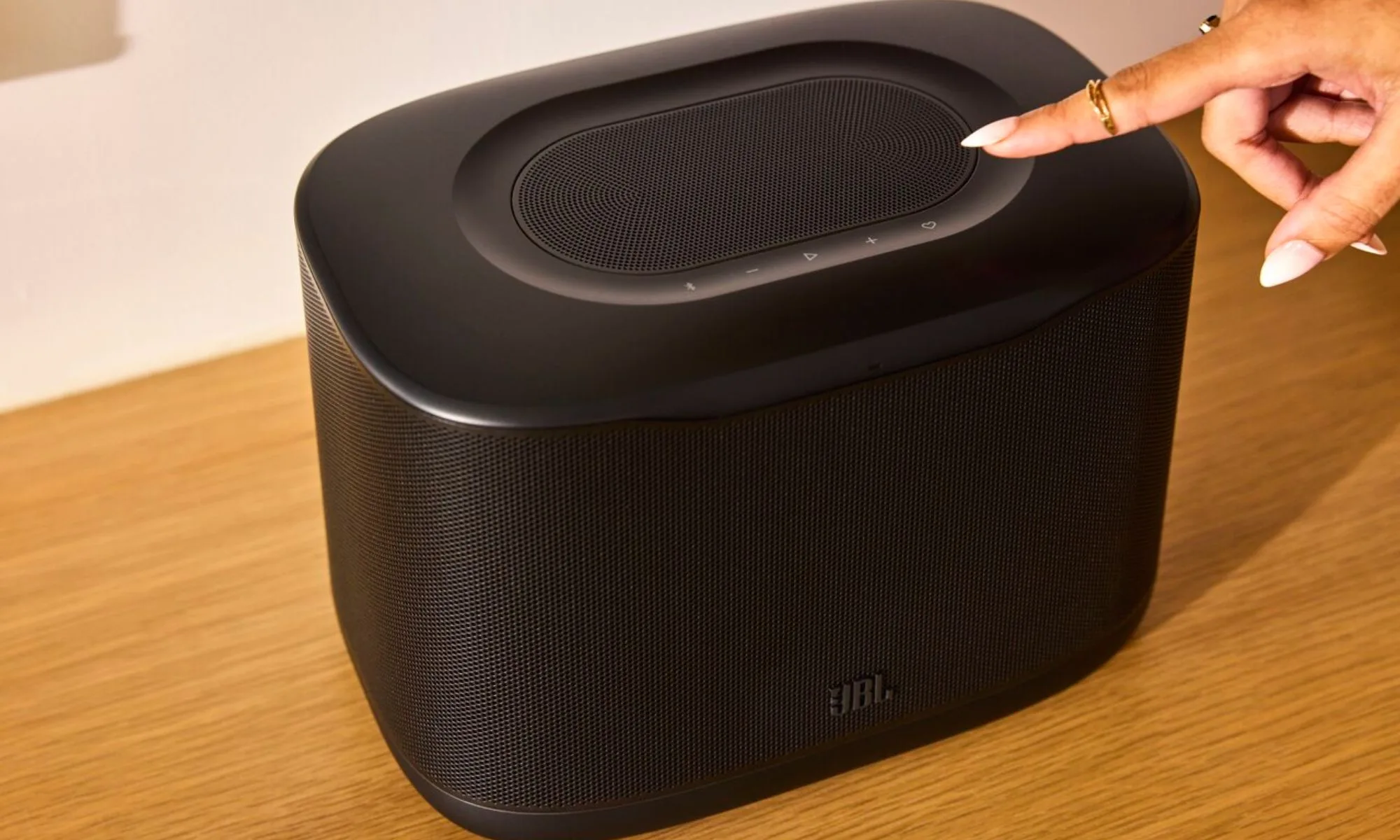 قابلیت‌های هوشمند JBL Cove