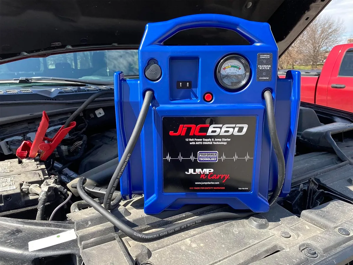 بهترین جامپاستارترهای خودرو در سال ۲۰۲۶؛ ۵ گزینه برتر برای نجات باتری 2 Clore Jump-N-Carry JNC660؛ گزینهای قدرتمند و قابل اعتماد