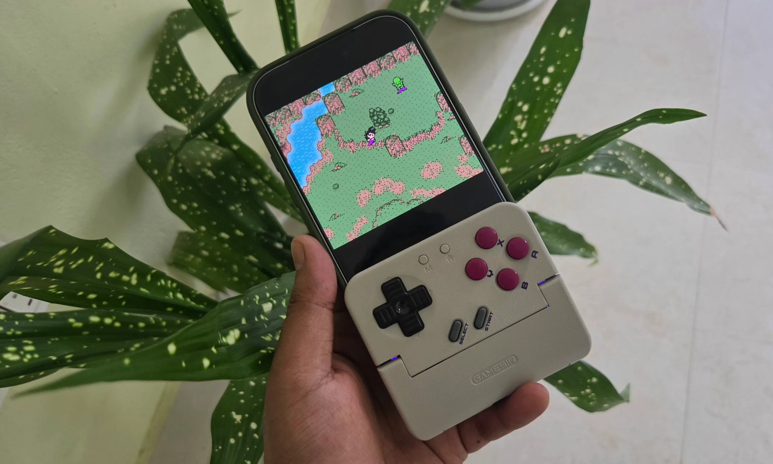 بررسی GameSir Pocket Taco؛ گیمبوی نوستالژیک اینبار در جیب شما 4 تجربه بازی؛ جایی که Pocket Taco میدرخشد