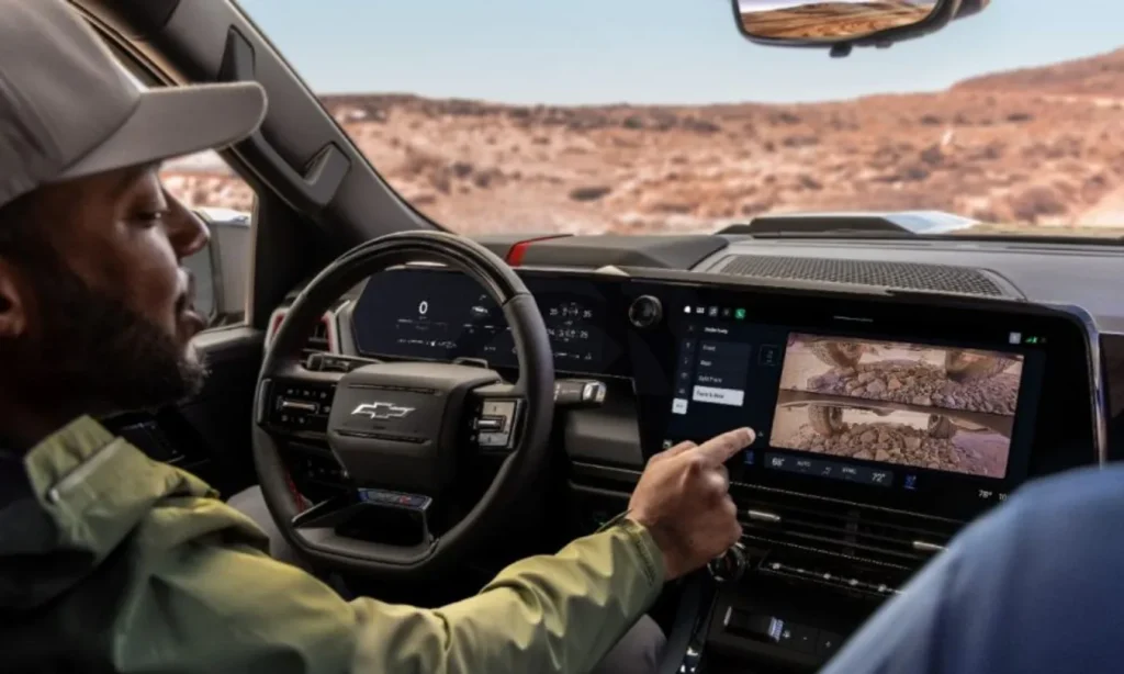 GM خیال کاربران را راحت کرد؛ پیکاپهای جدید همچنان از Android Auto و Apple CarPlay پشتیبانی میکنند