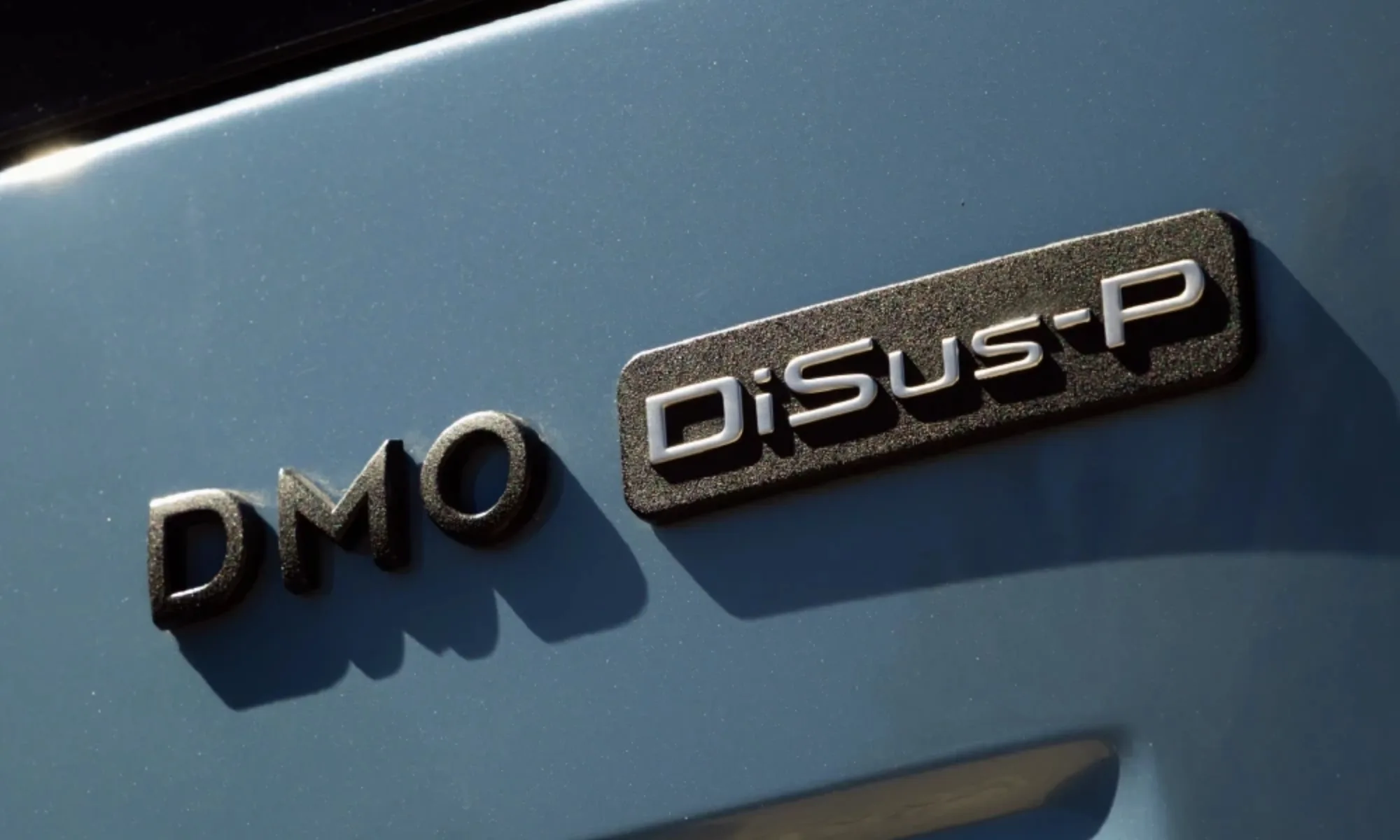 شاسیبلند BYD Denza B8 با قابلیت حرکت روی سه چرخ خبرساز شد 1 سیستم تعلیق BYD چگونه امکان بالا بردن یک چرخ را فراهم میکند؟