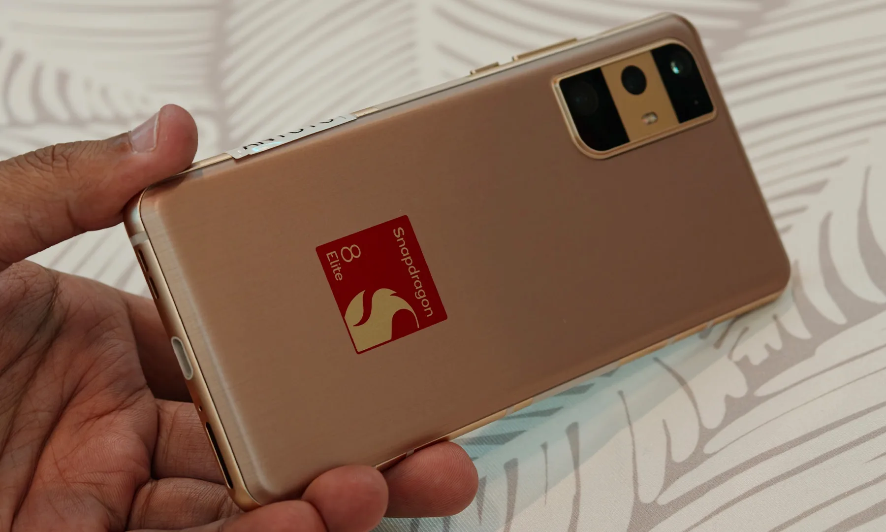 کوالکام شایعه داغشدن تراشه Snapdragon 8 Elite Extreme Gen 6 را تکذیب کرد 1 کوالکام شایعه داغشدن Snapdragon 8 Elite Extreme Gen 6 را رد کرد