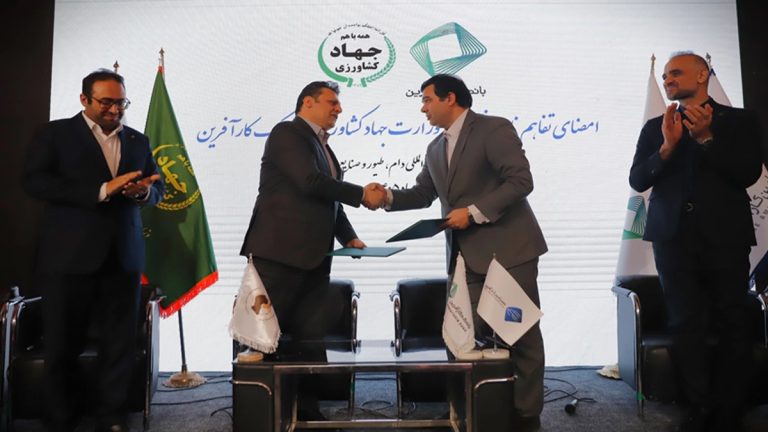 تزریق نقدینگی هوشمند به بخش کشاورزی با همافزایی بانک کارآفرین و جهاد کشاورزی
